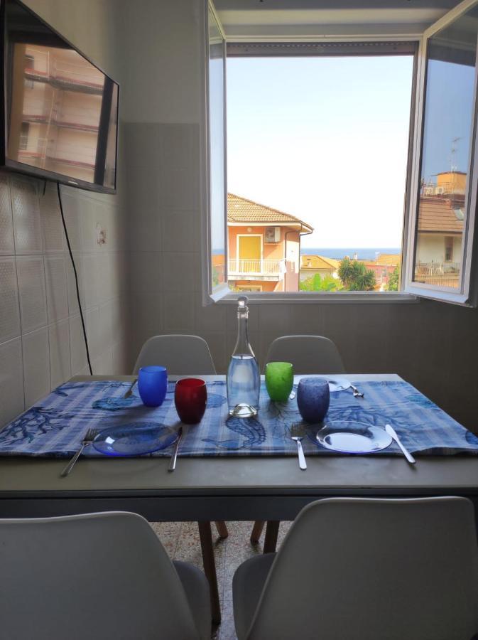Appartamento Vicino Al Mare Con Parcheggio Рива-Лигуре Экстерьер фото